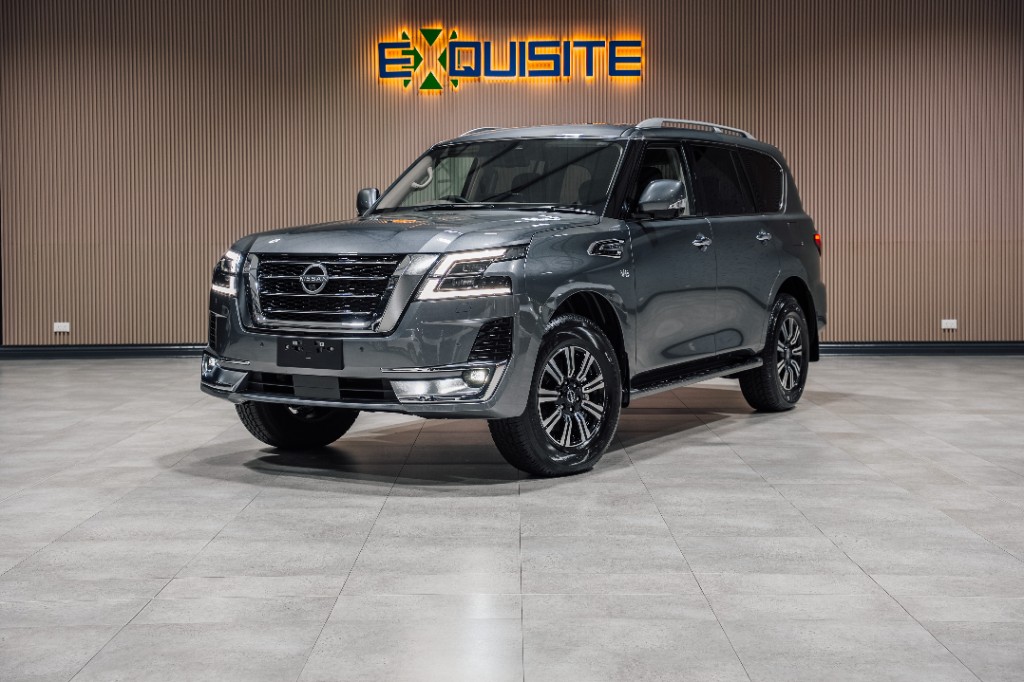 Nissan Patrol V8 in dark grey