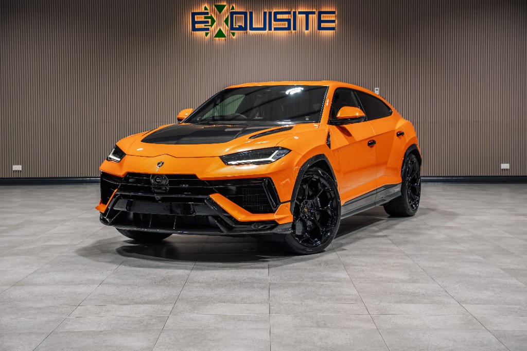 Lamborghini Urus in orange with black accents