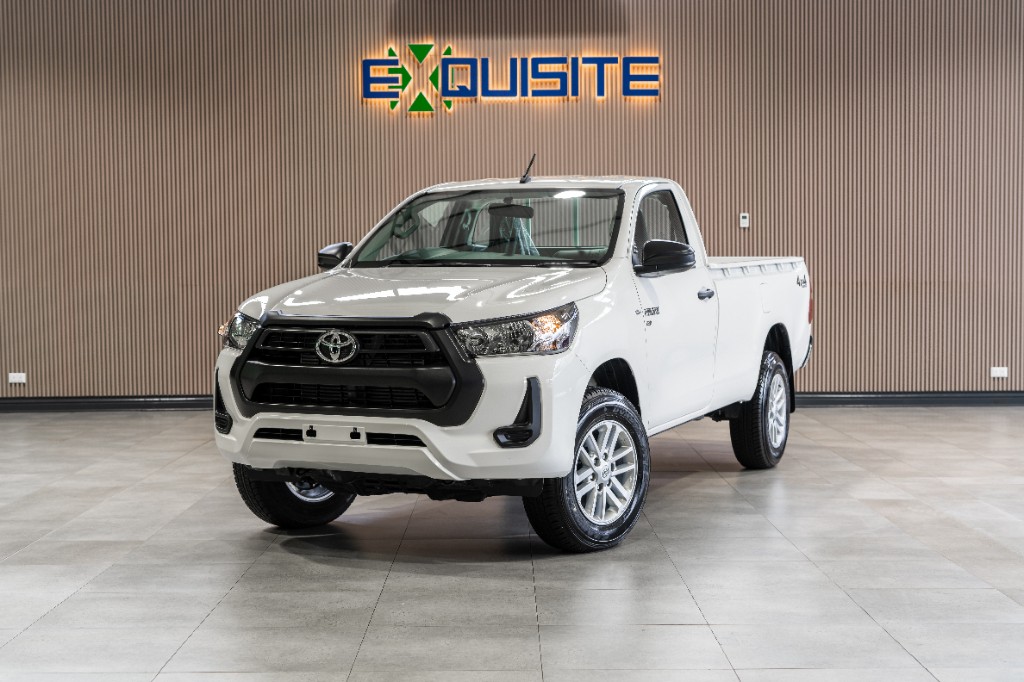 Toyota Hilux white single cab