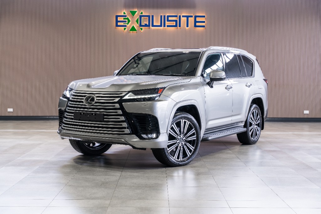 Lexus LX 600 in silver