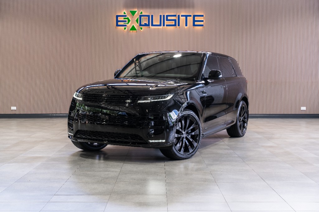 Range Rover Sport in gloss black