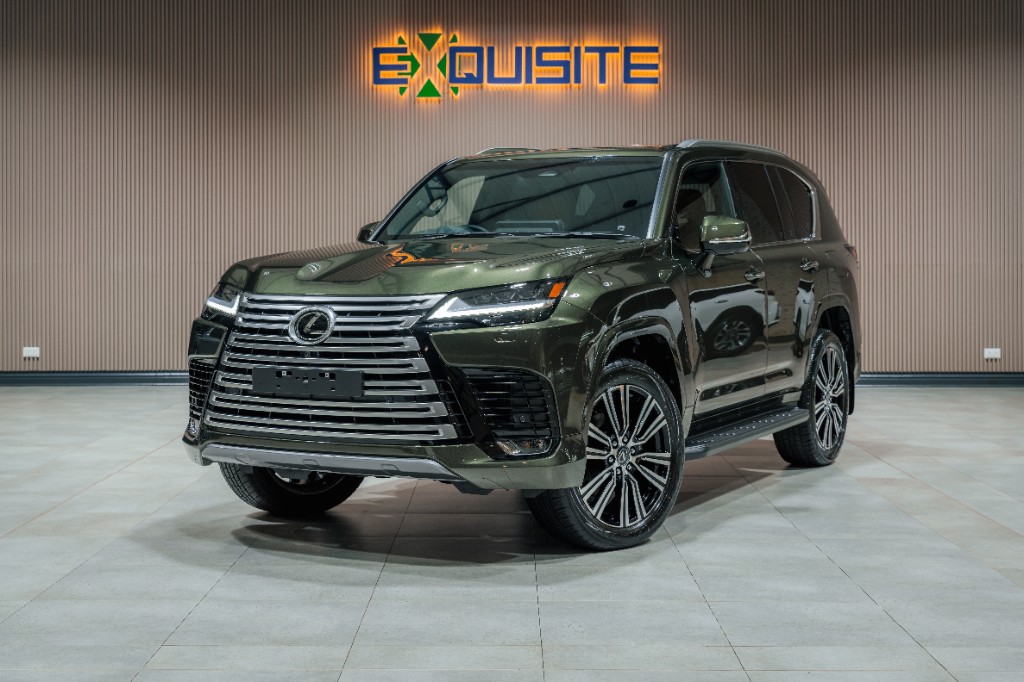 Lexus LX 600 in nori green